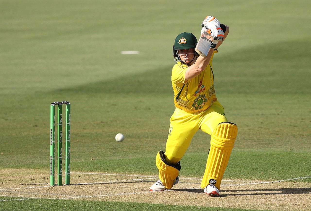 Steven Smith steadied Australia after the early wickets, Australia vs New Zealand, 3rd ODI, Cairns, September 11, 2022