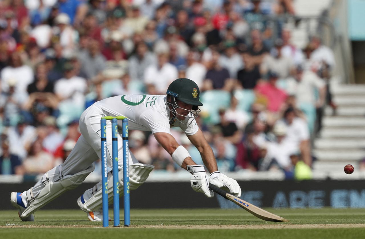 Sarel Erwee dives to make his ground, England vs South Africa, 3rd Test, 4th day, The Oval, September 11, 2022