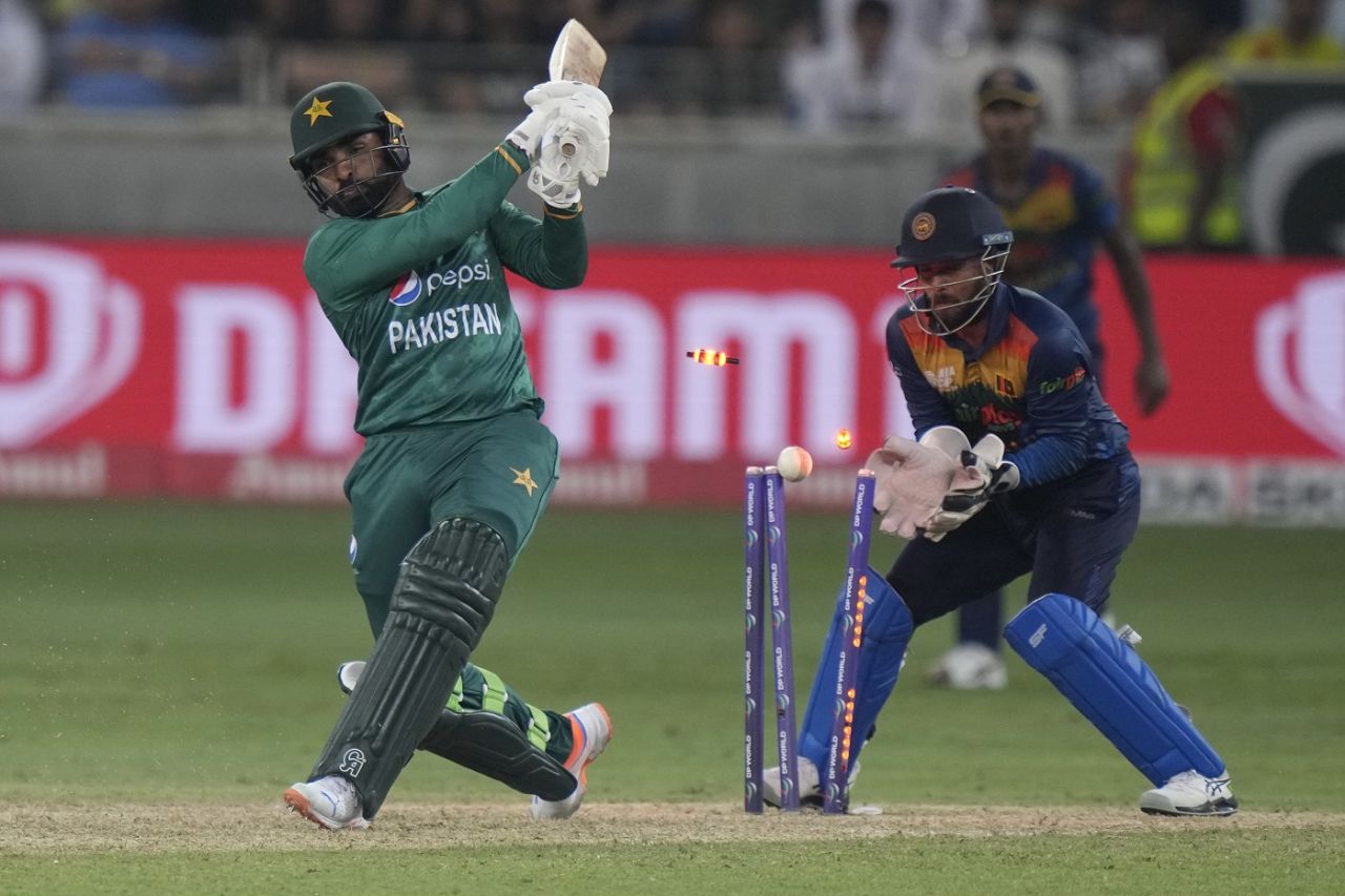 Asif Ali is bowled, Sri Lanka vs Pakistan, Asia Cup final, Dubai, September 11, 2022