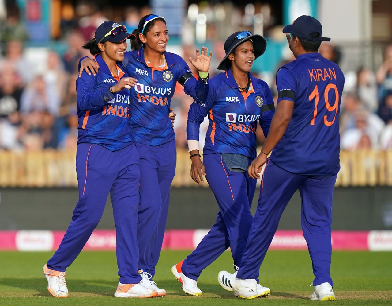 Harmanpreet Kaur is delighted with the run-out of Alice Capsey, England vs India, 2nd women's T20I, Derby, September 13, 2022