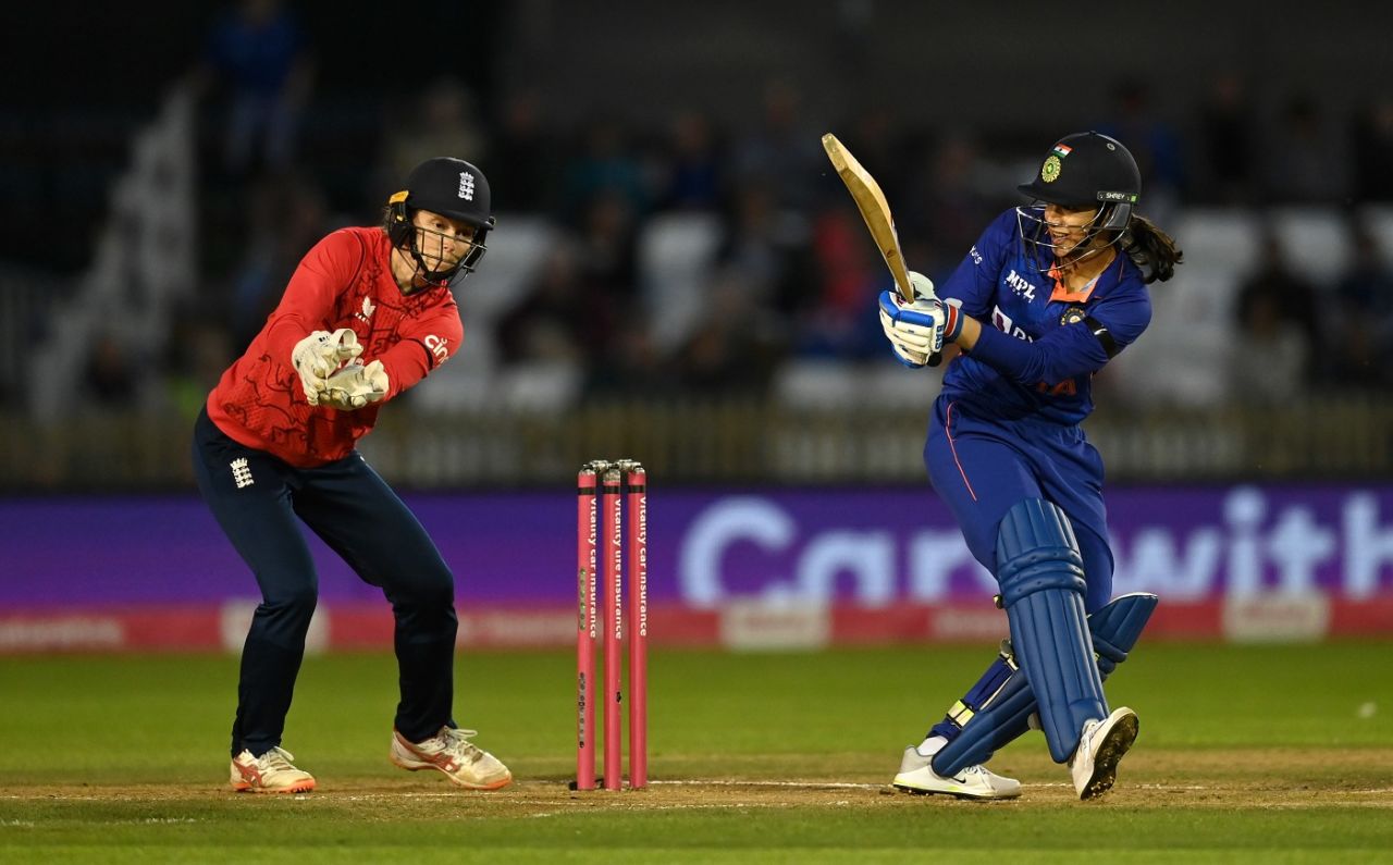 Smriti Mandhana helps one towards the fine leg boundary, England vs India, 2nd women's T20I, Derby, September 13, 2022
