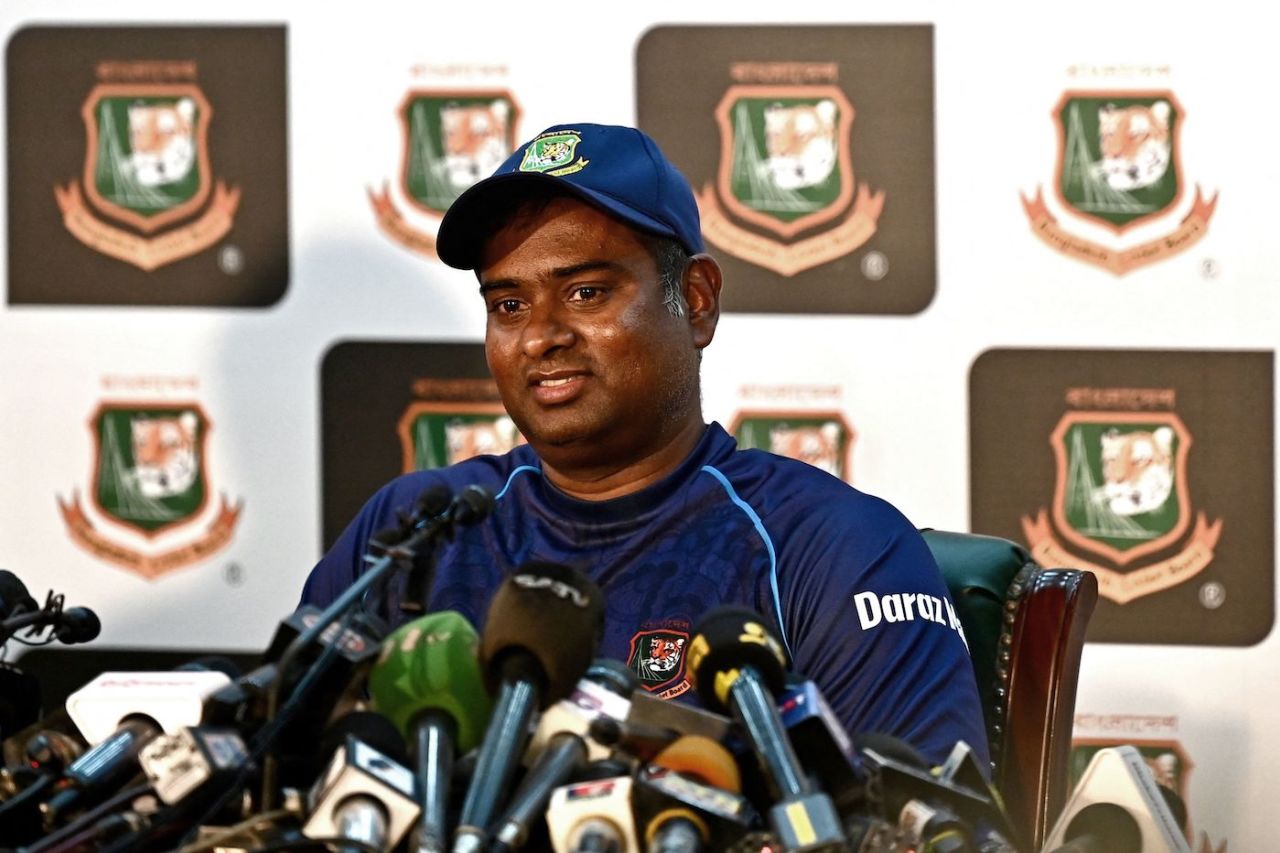 Sridharan Sriram speaks to the media after the announcement of the T20 World Cup squad, Dhaka, September 14, 2022