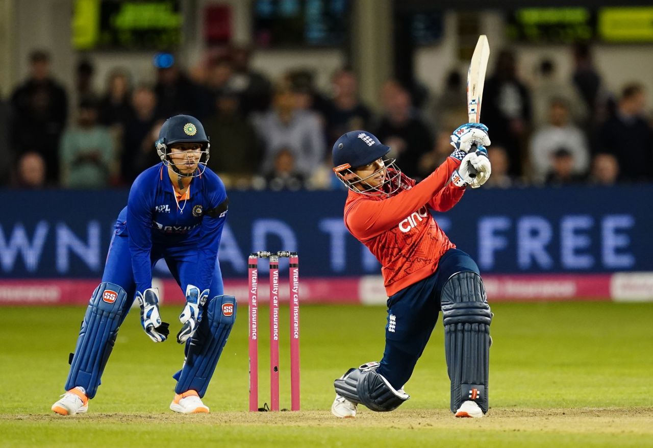 Sophia Dunkley swipes one over midwicket, England vs India, 3rd T20I, Bristol, September 15, 2022