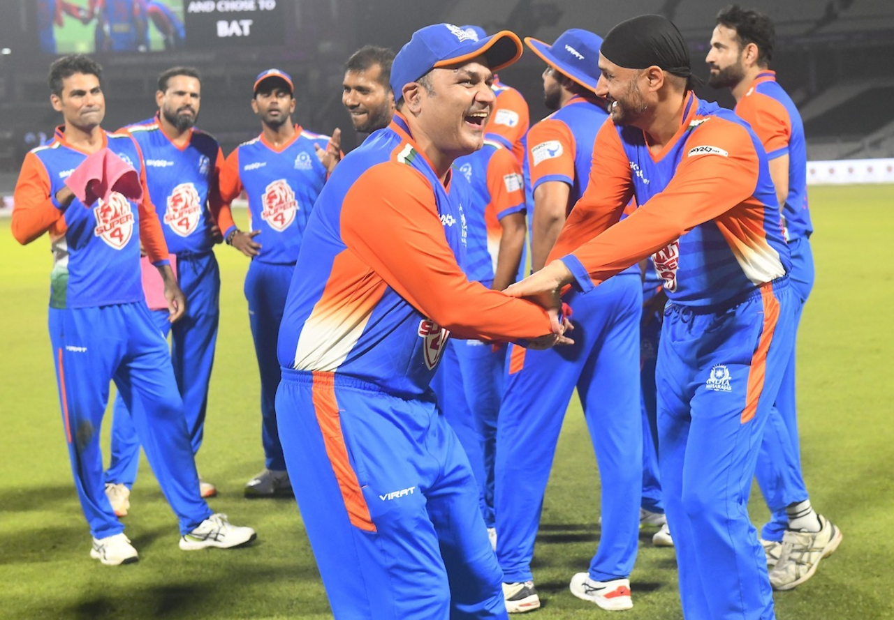 Virender Sehwag and Harbhajan Singh share a light moment, India Maharajas vs World Giants, Legends League Cricket 2022, Kolkata, September 16, 2022