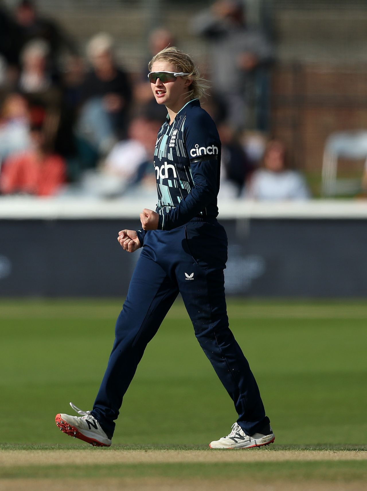 Charlie Dean celebrates after dismissing Yastika Bhatia, England vs India, 1st ODI, Hove, September 18, 2022
