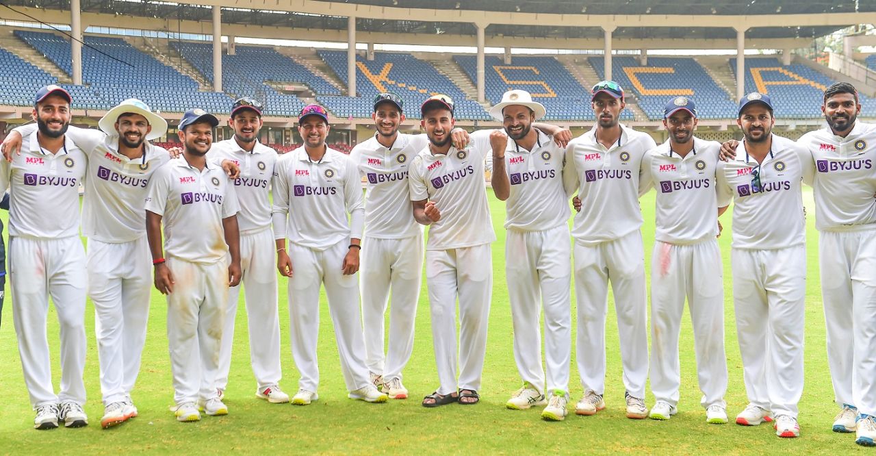 India A players pose after wrapping up a series win against New Zealand A, India A vs New Zealand A, 3rd unofficial Test, Bengaluru, 4th day, September 18, 2022