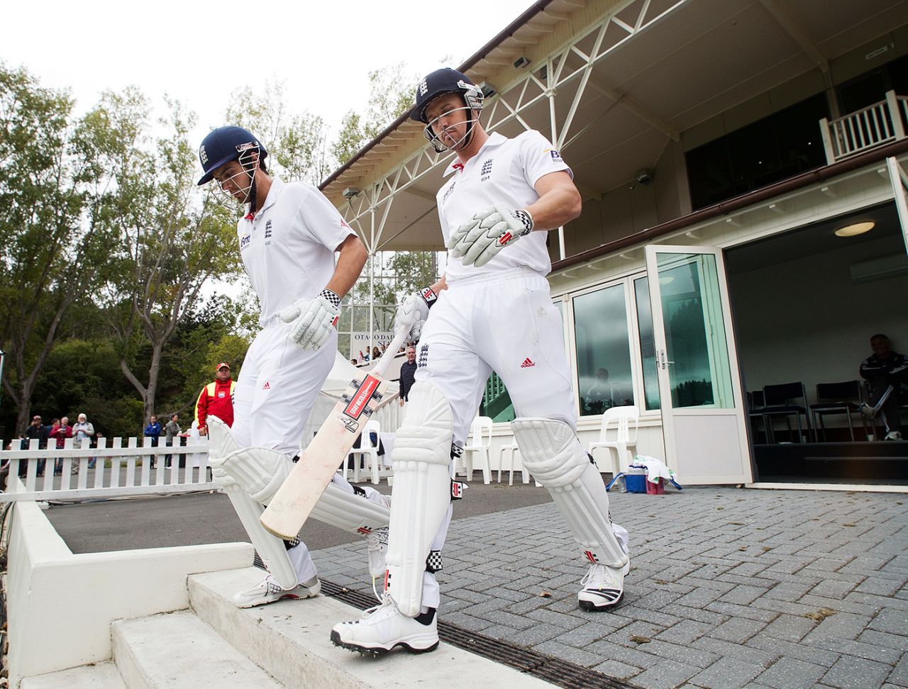 Alastair Cook and Nick Compton walk out to bat, New Zealand v England, 1st Test, Dunedin, 4th day, March 9, 2013