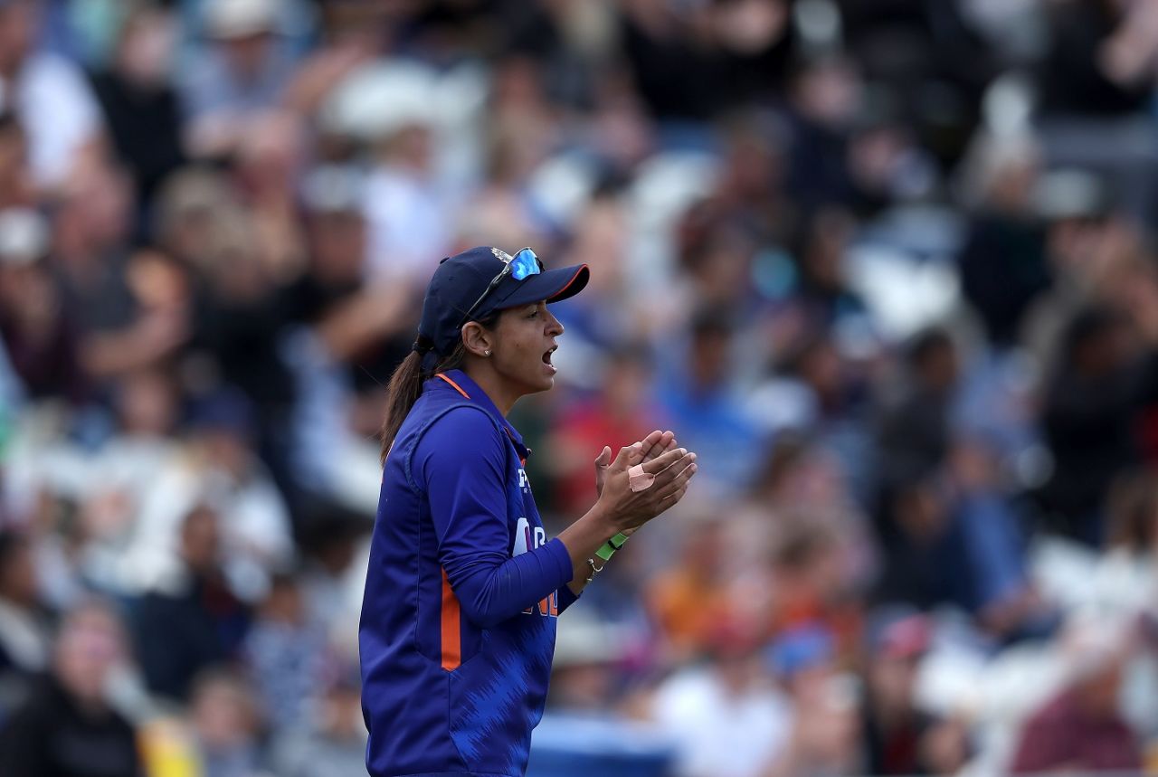 Harmanpreet Kaur encourages her players on the field, England vs India, 1st ODI, Hove, September 18, 2022