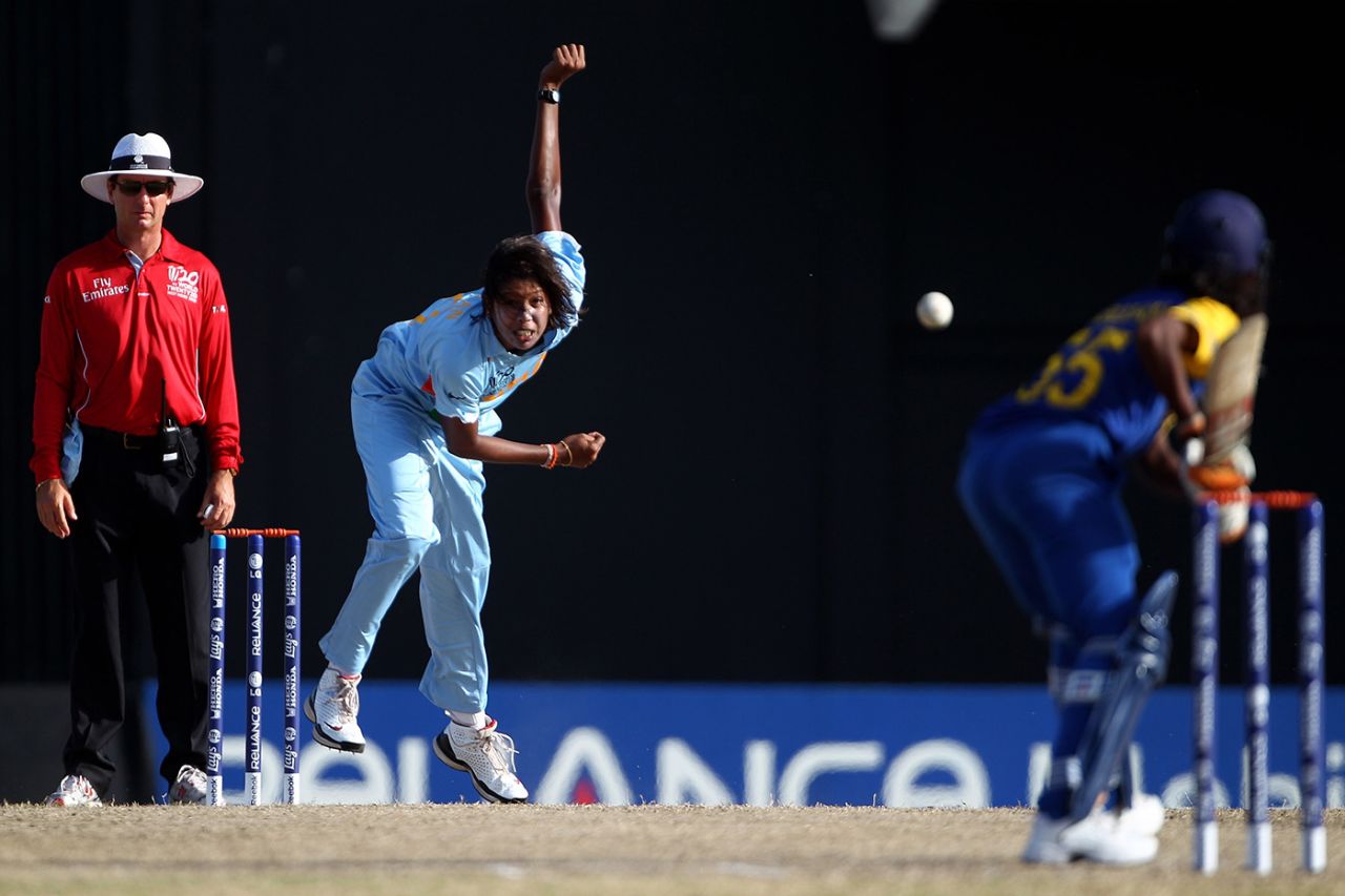 Jhulan Goswami bowls, Sri Lanka Women v India Women, ICC Women's World Twenty20, Group B, St Kitts, May 10, 2010