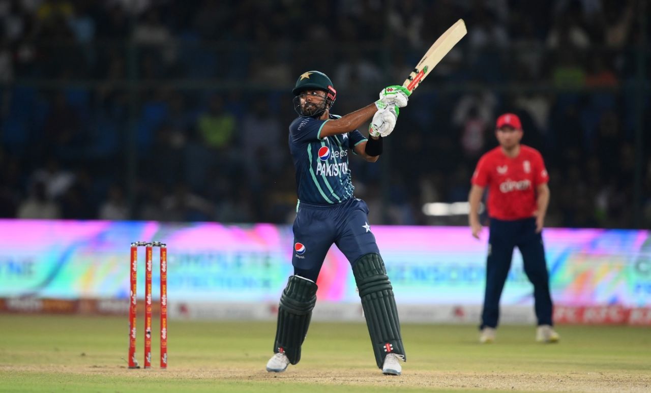 Babar Azam carves over the off side, Pakistan vs England, 2nd T20I, Karachi, September 22, 2022