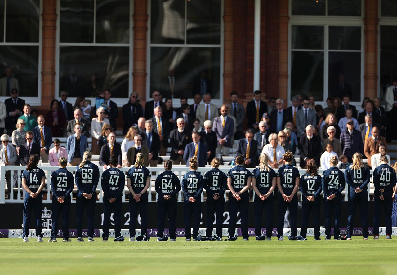 England line up for a minute's silence and the national anthem, England vs India, 3rd women's ODI, Lord's, September 24, 2022