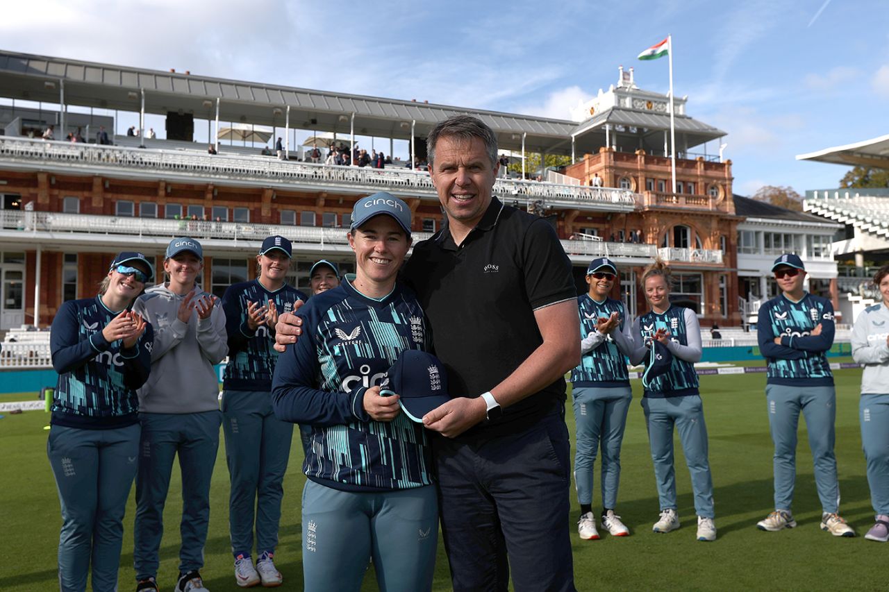 Tammy Beaumont receives her 100th ODI cap from Carl Crowe, England vs India, 3rd women's ODI, Lord's, September 24, 2022
