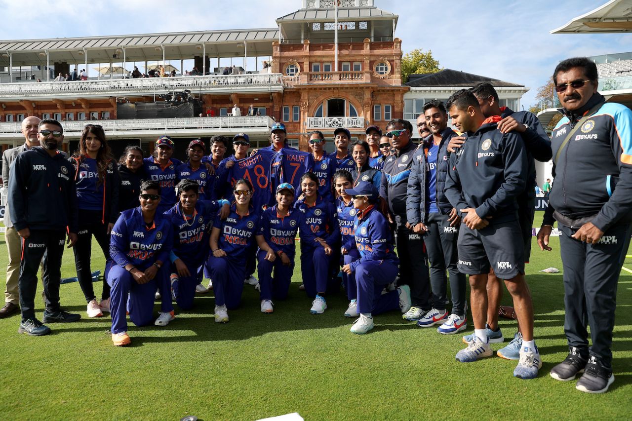Jhulan Goswami holds up a couple of shirts signed by her team-mates for a commemorative photograph, India vs England, 3rd women's ODI, Lord's, London, September 24, 2022