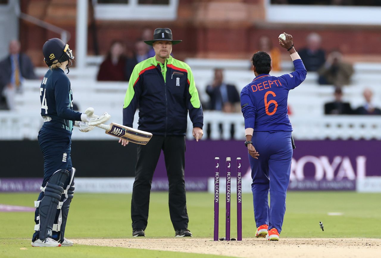 IND-W vs ENG-W Highlights: Deepti-Renuka give Jhulan Goswami FITTING farewell with 16-run win for CLEAN-SWEEP, Check IND-W vs ENG-W 3rd ODI Highlights