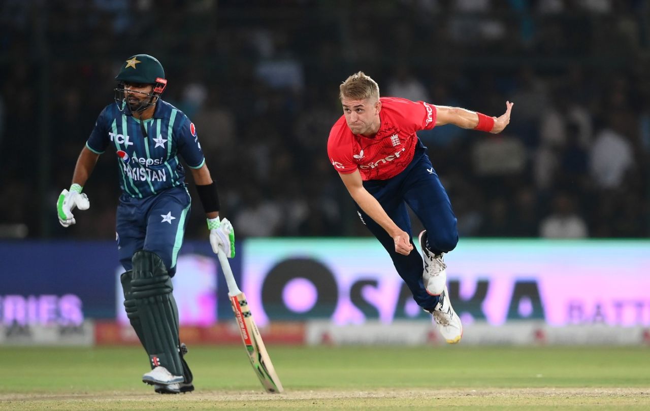 Olly Stone lets rip on his T20I debut, Pakistan vs England, 4th T20I, Karachi, September 25, 2022