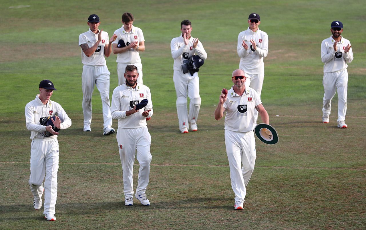 Kent's players applaud Jordan Cox, Jack Leaning and Darren Stevens off the field, Kent v Sussex, Bob Willis Trophy, Canterbury, 3rd day, August 10, 2020