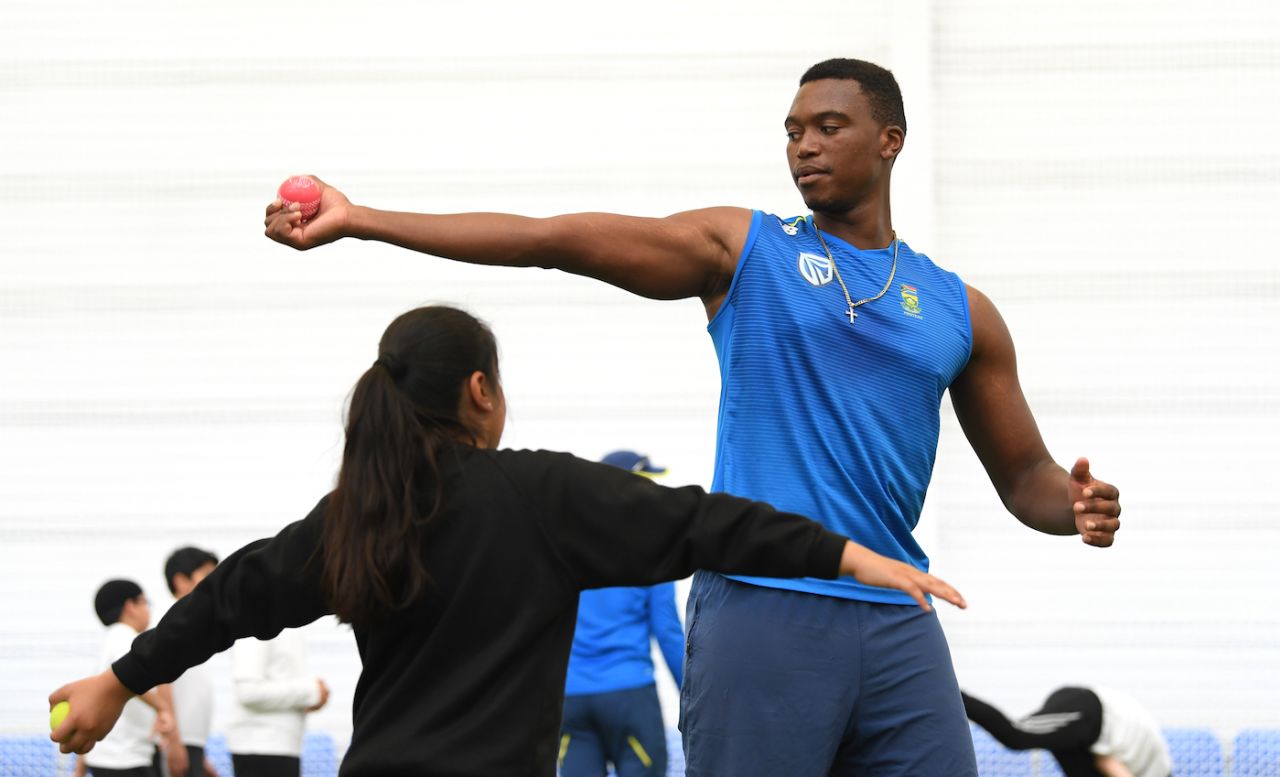 Lungi Ngidi coaches children at the Cricket 4 Good event, Birmingham, June 17, 2019