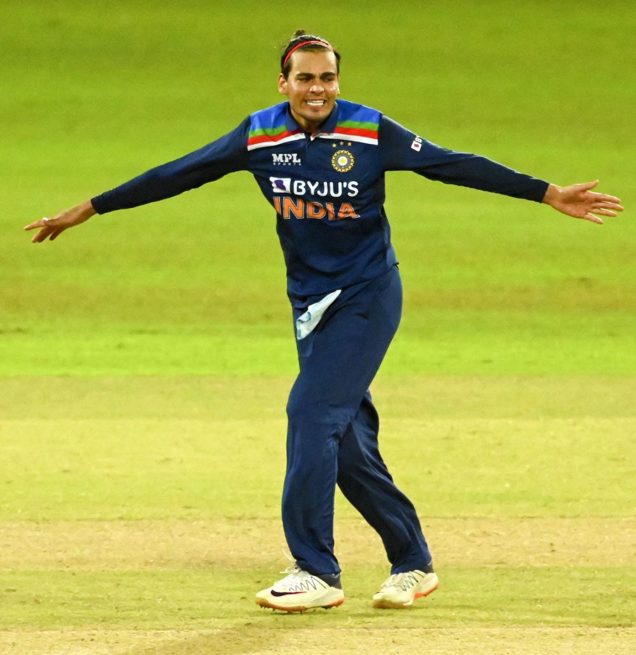 Rahul Chahar celebrates after the dismissal of Minod Bhanuka, Colombo, July 29, 2021