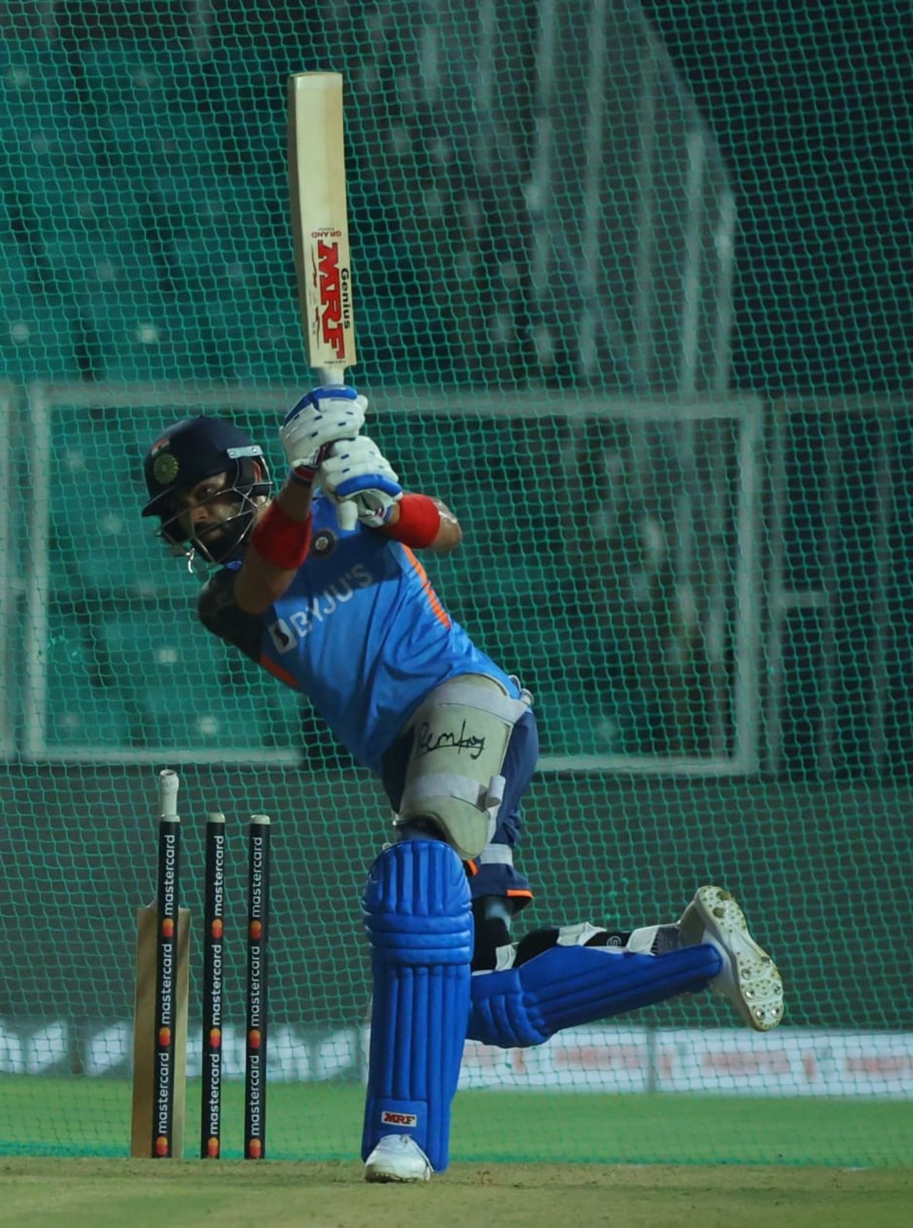 Virat Kohli smacks one during training, India vs South Africa, Thiruvananthapuram, September 27, 2022
