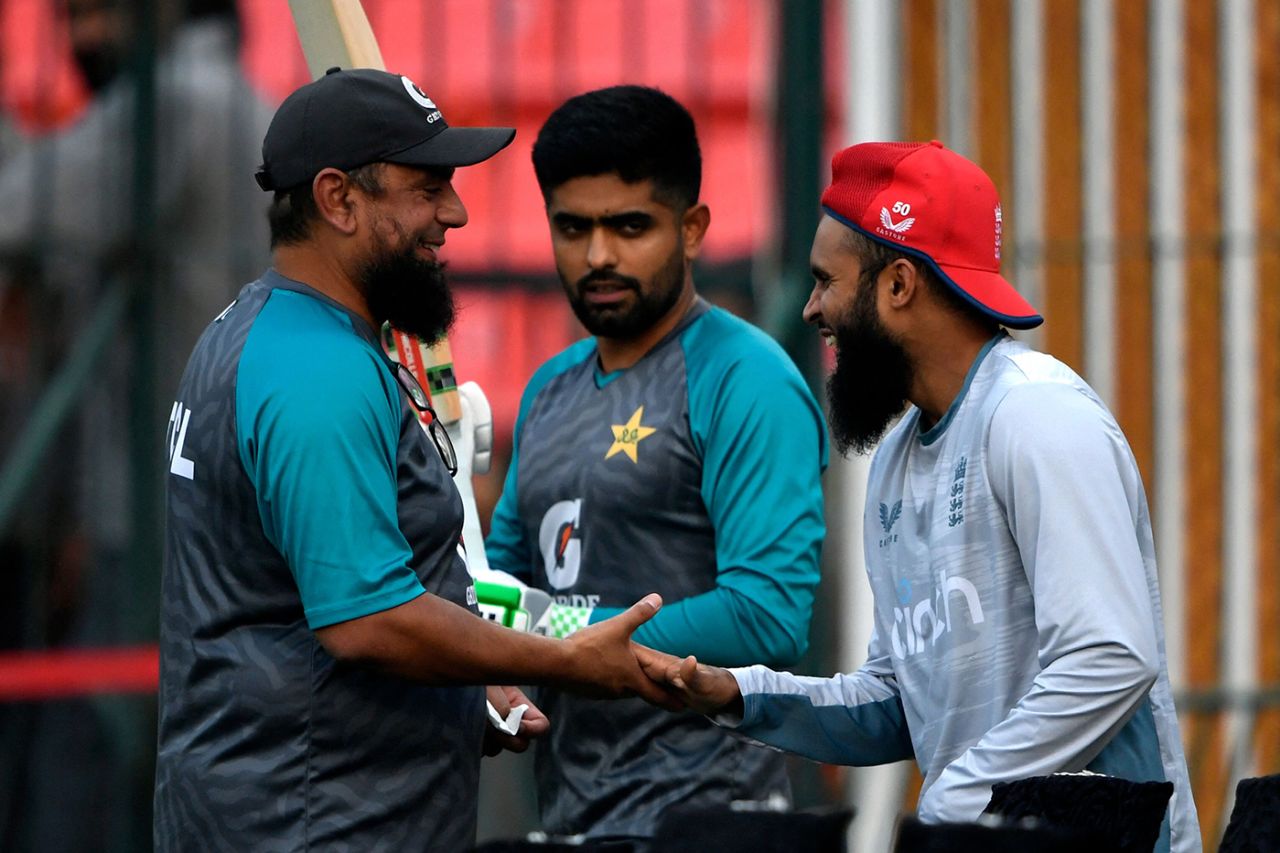 Saqlain Mushtaq shakes hands with Adil Rashid, Pakistan vs England, 5th T20I, Lahore, September 28, 2022