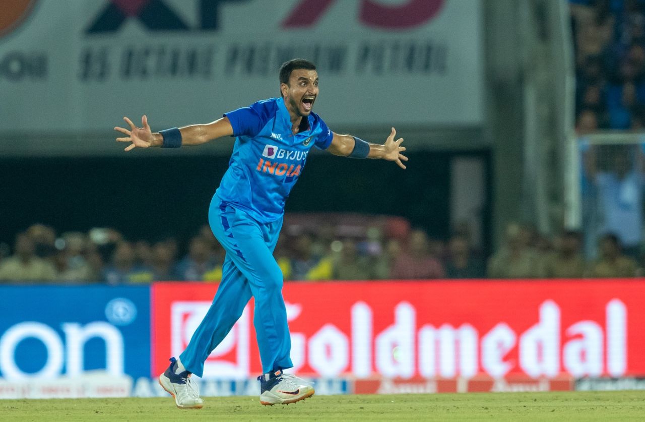 Harshal Patel appeals successfully for an lbw, India vs South Africa, 1st T20I, Thiruvananthapuram, September 28, 2022