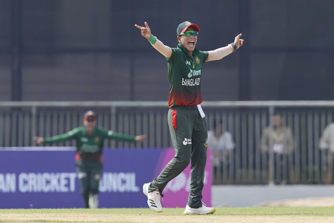 Salma Khatun picked up 1 for 18 off four overs, Bangladesh vs Thailand, Women's T20 Asia Cup, Sylhet, October 1, 2022