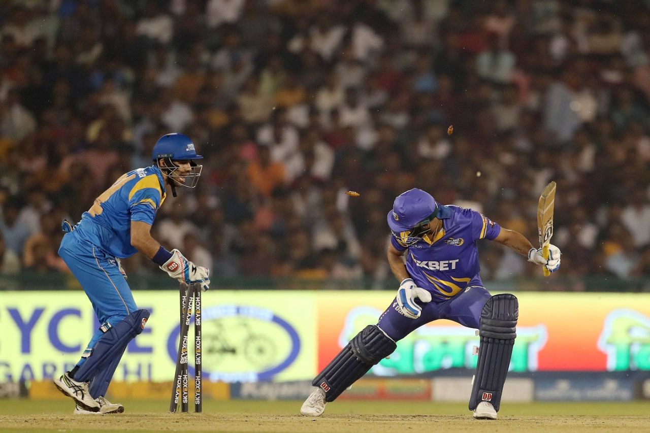 Naman Ojha effected a smart stumping to remove Tillakaratne Dilshan, India Legends v Sri Lanka Legends, Final, Road Safety World Series, Raipur, 1 October, 2022