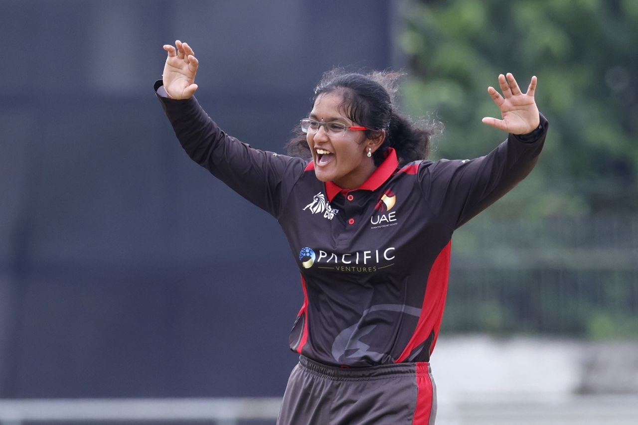 Vaishnave Mahesh celebrates dismissing Harshitha Samarawickrama, Sri Lanka vs United Arab Emirates, Women's T20 Asia Cup, Sylhet, October 2, 2022