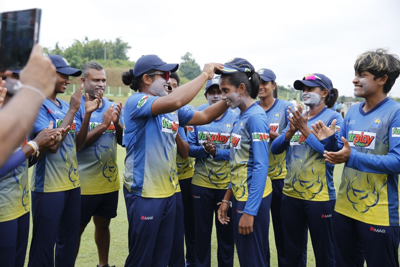 Kaushani Nuthyangana receives her T20I cap from Chamari Athapaththu, Sri Lanka vs United Arab Emirates, Women's T20 Asia Cup, Sylhet, October 2, 2022
