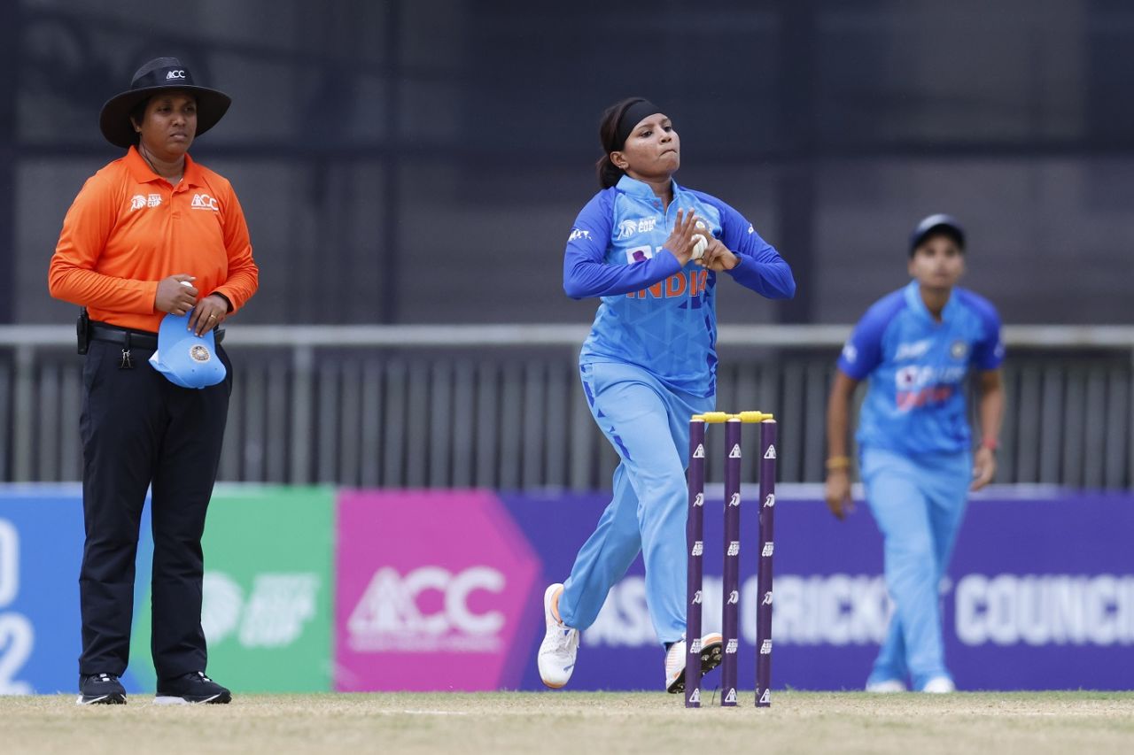 Rajeshwari Gayakwad runs in to deliver, India vs Malaysia, Women's T20 Asia Cup 2022, Sylhet, October 3, 2022