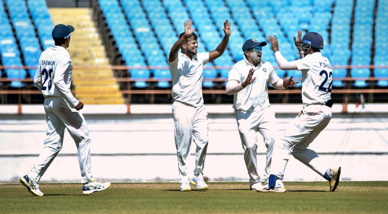 Saurabh Kumar brought Rest of India back in the game with the wicket of Arpit Vasavada, Saurashtra vs Rest of India, Irani Cup, 3rd day, Rajkot, October 3, 2022