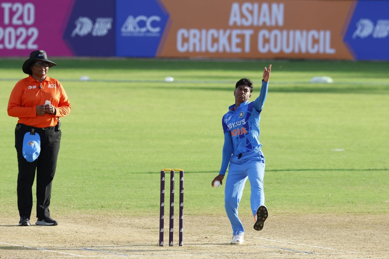 Pooja Vastrakar bowled a tidy sp, India v United Arab Emirates, Women's Asia Cup, Sylhet, October 4, 2022