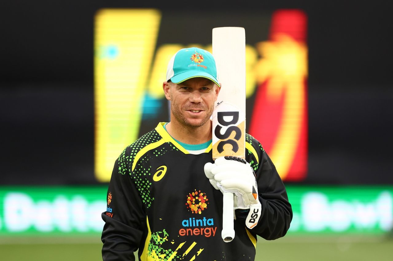 David Warner warms up ahead of the game, Australia vs West Indies, 1st T20I, Carrara, October 5, 2022