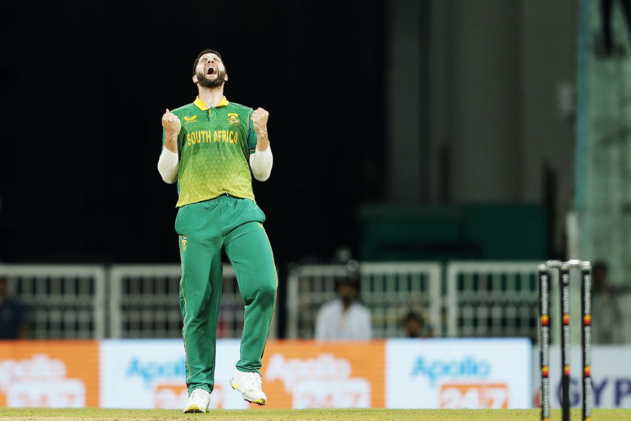 Wayne Parnell celebrates after picking up Shikhar Dhawan, India vs South Africa, 1st ODI, Lucknow, October 6, 2022