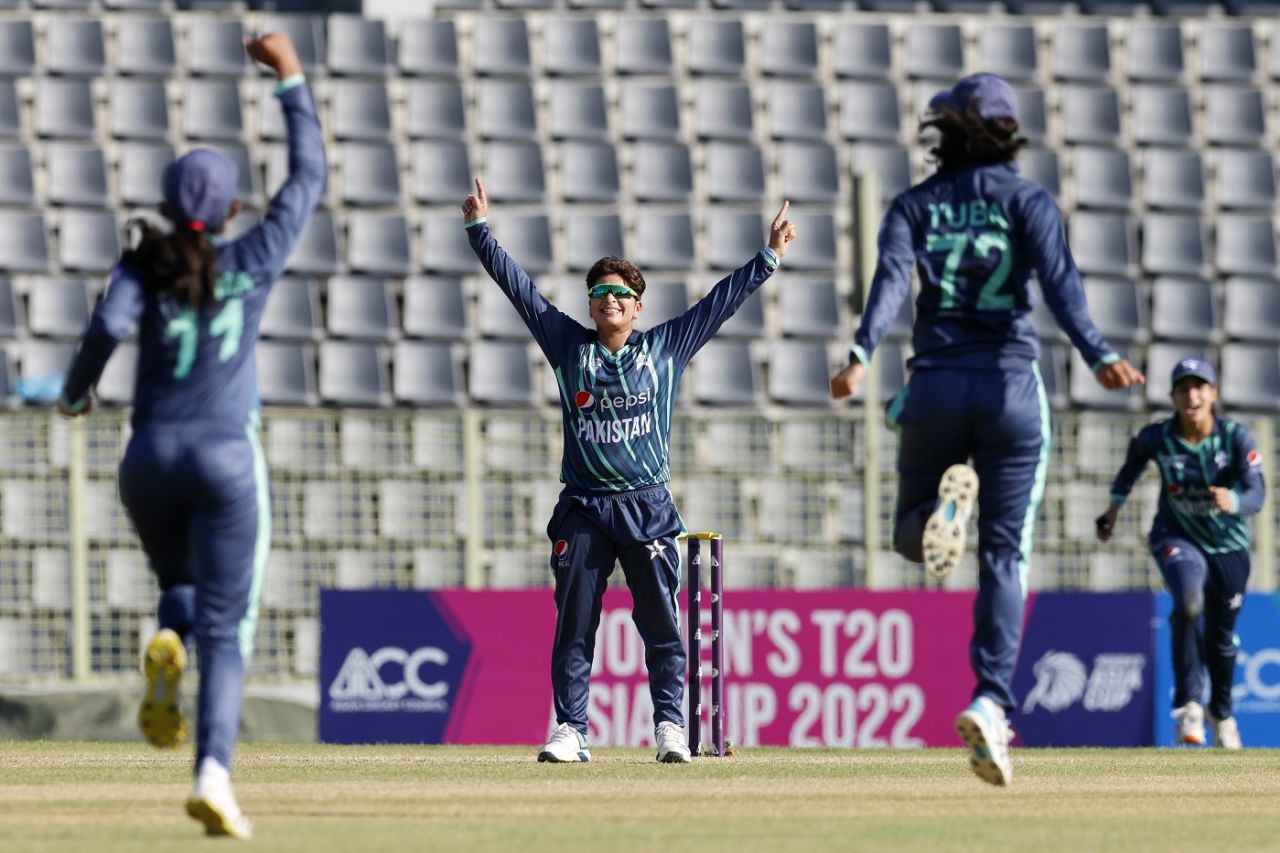 Nida Dar raises celebrates a wicket, India vs Pakistan, Women's T20 Asia Cup, Sylhet, October 7, 2022