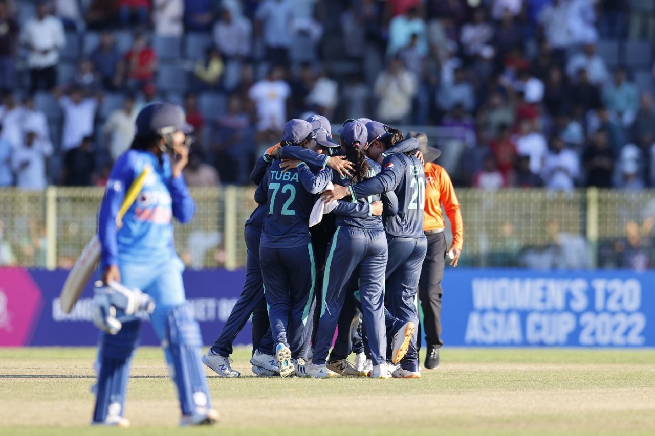 Pakistan celebrate after beating India in the Asia Cup match, India vs Pakistan, Women's T20 Asia Cup, Sylhet, October 7, 2022