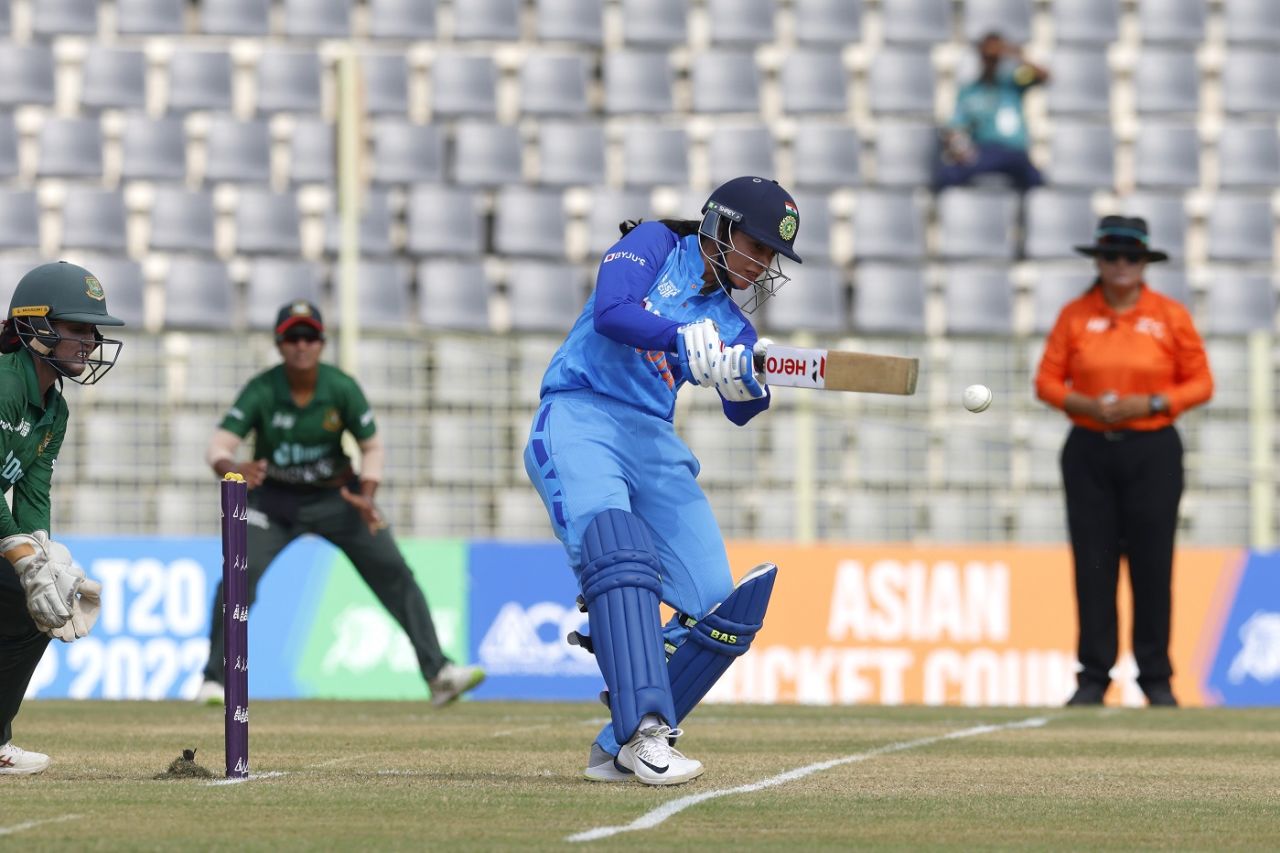 Smriti Mandhana despatches a half-tracker through the leg side, India vs Bangladesh, Sylhet, Women's Asia Cup, October 8, 2022
