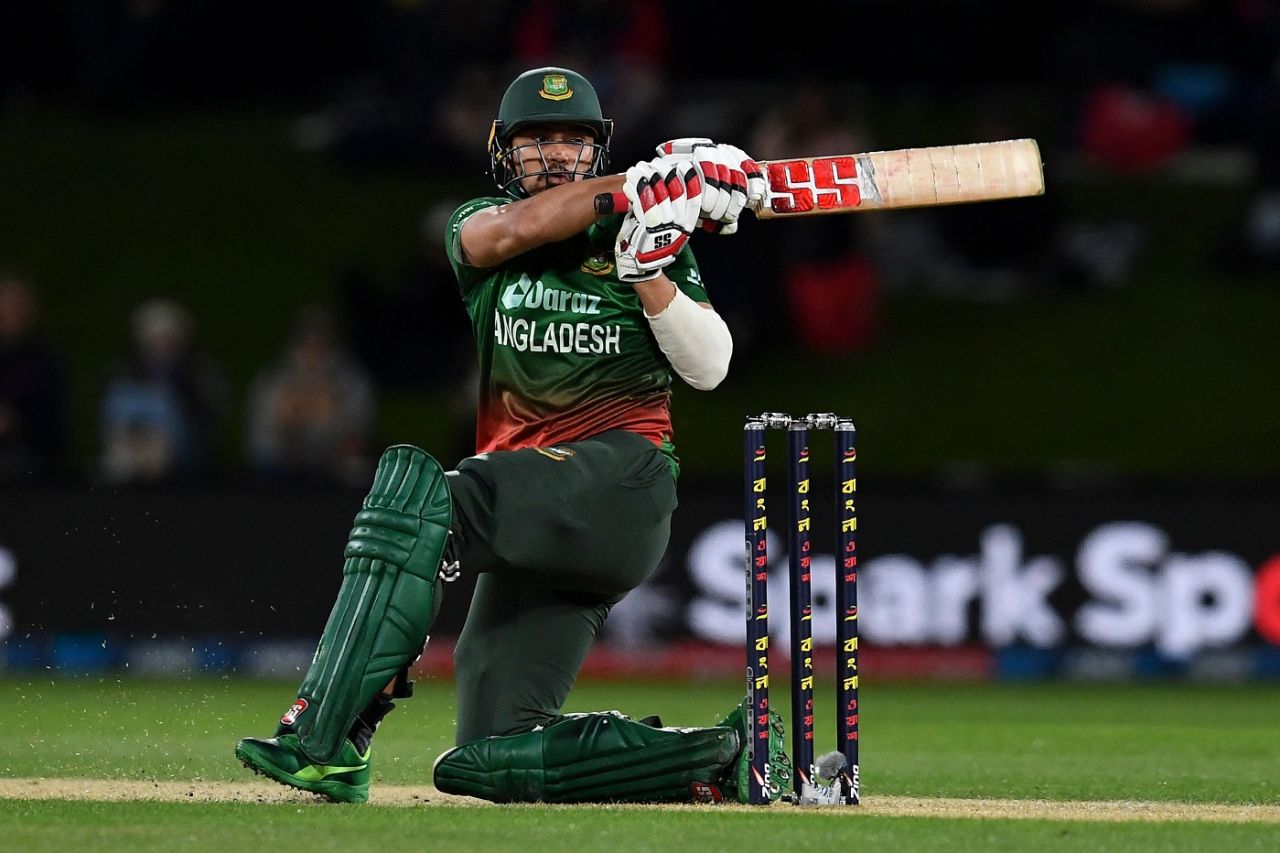 Nurul Hasan unleashes a big slog-sweep, New Zealand vs Bangladesh, Christchurch, October 9, 2022