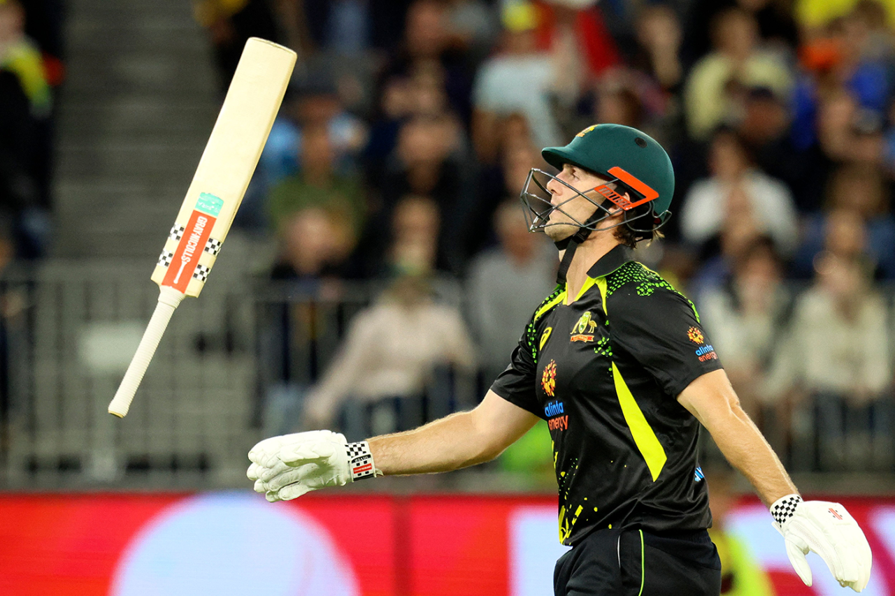 Mitch Marsh was frustrated after his dismissal, England vs Australia, 1st T20I, Perth, October 9, 2022
