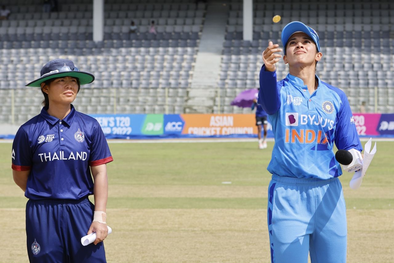 Naruemol Chaiwai and Smriti Mandhana at the toss, India vs Thailand, Women's T20 Asia Cup, Sylhet, October 10, 2022