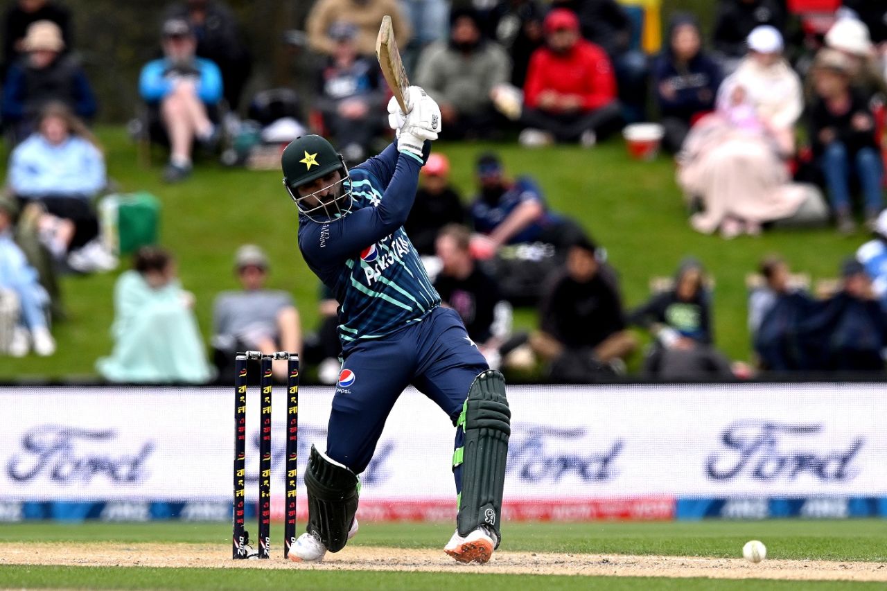 Asif Ali struck 25 runs in 20 balls, New Zealand vs Pakistan, T20I tri-series, Christchurch, October 11, 2022
