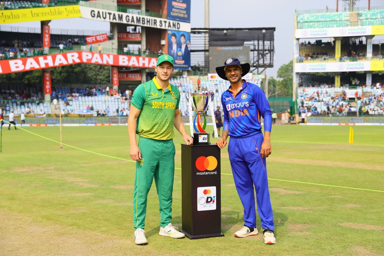 David Miller on ODI captaincy debut stands alongside Shikhar Dhawan with the trophy, India v South Africa, 3rd ODI, Delhi, October 11, 2022