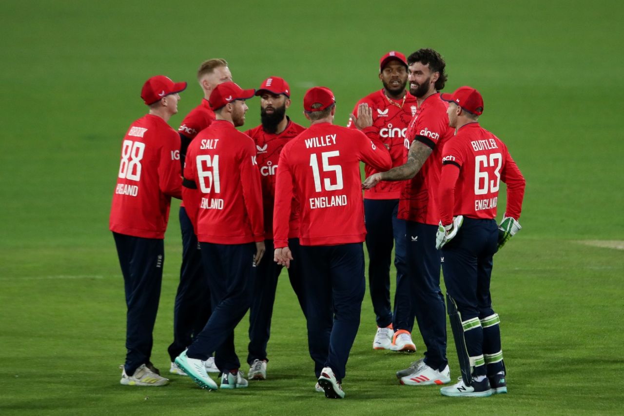 Reece Topley claimed the dangerous David Warner for 4, Australia vs England, 2nd T20I, Canberra, October 12, 2022