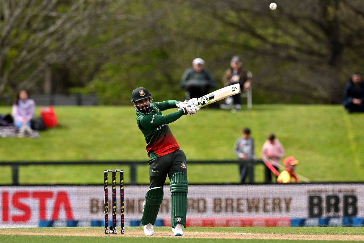 Litton Das goes for a big one, Bangladesh vs Pakistan, 6th match, New Zealand tri-series, Christchurch, October 13, 2022