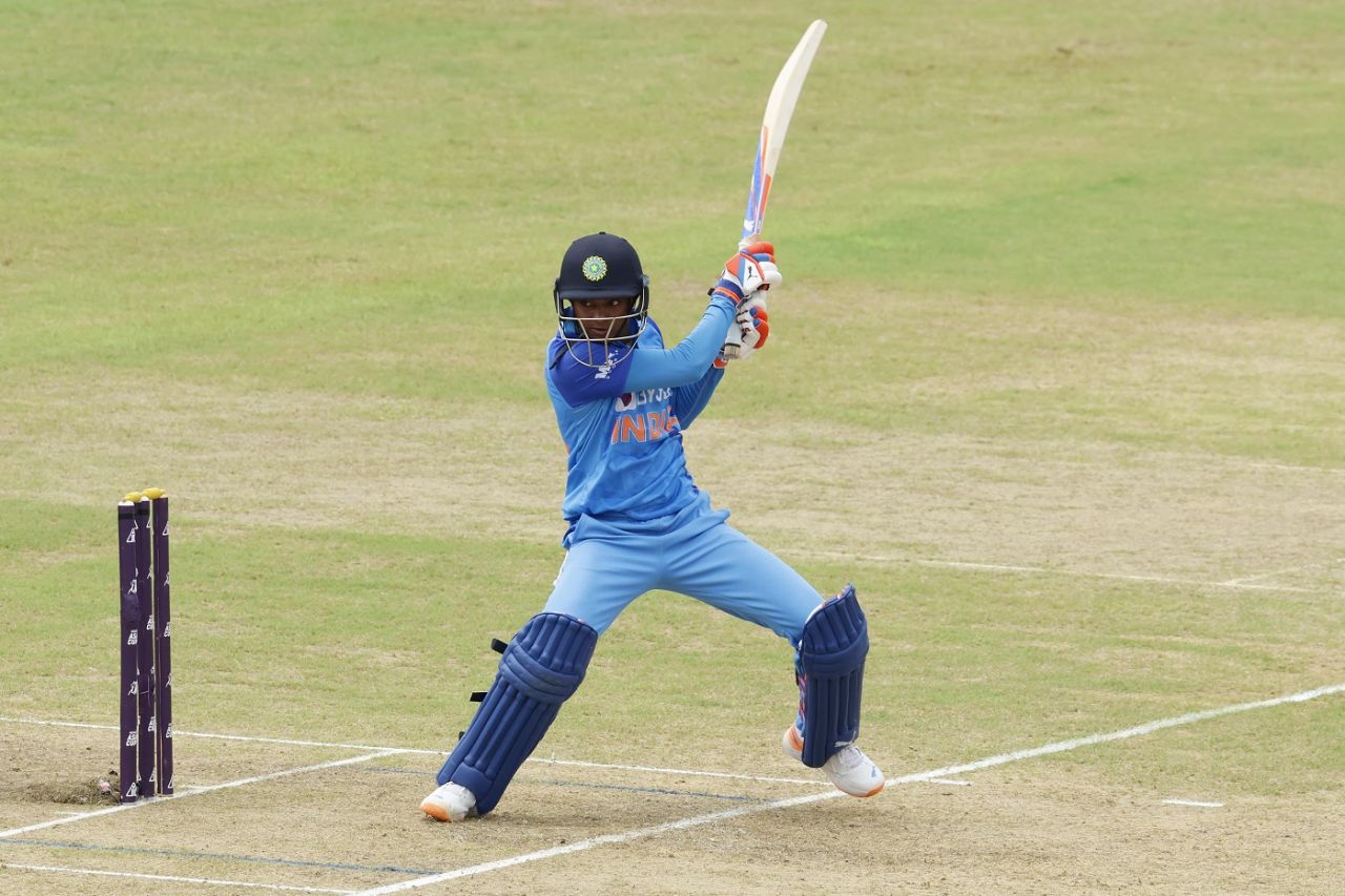 Pooja Vastrakar pounces on some width on offer, India vs Thailand, 1st semi-final, Women's T20 Asia Cup, Sylhet, October 13, 2022