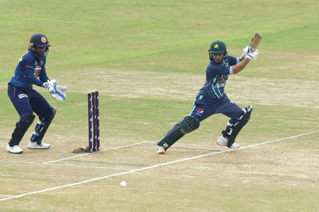 Nida Dar forces one through the off side, Pakistan vs Sri Lanka, Women's T20 Asia Cup, Sylhet, October 13, 2022