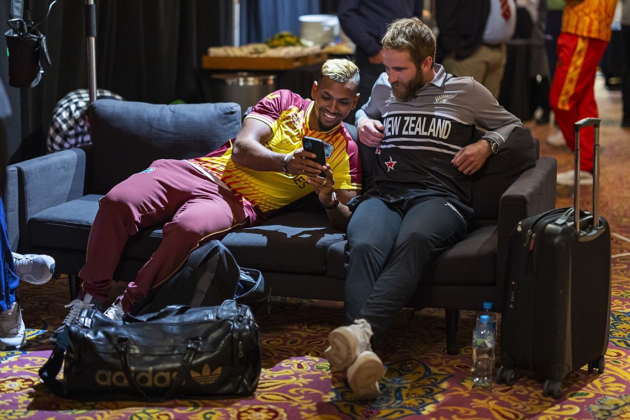 Memes and chill? This is how Nicholas Pooran and Kane Williamson are enjoying captains' day ahead of the T20 World Cup, Men's T20 World Cup, Melbourne, October 15, 2022