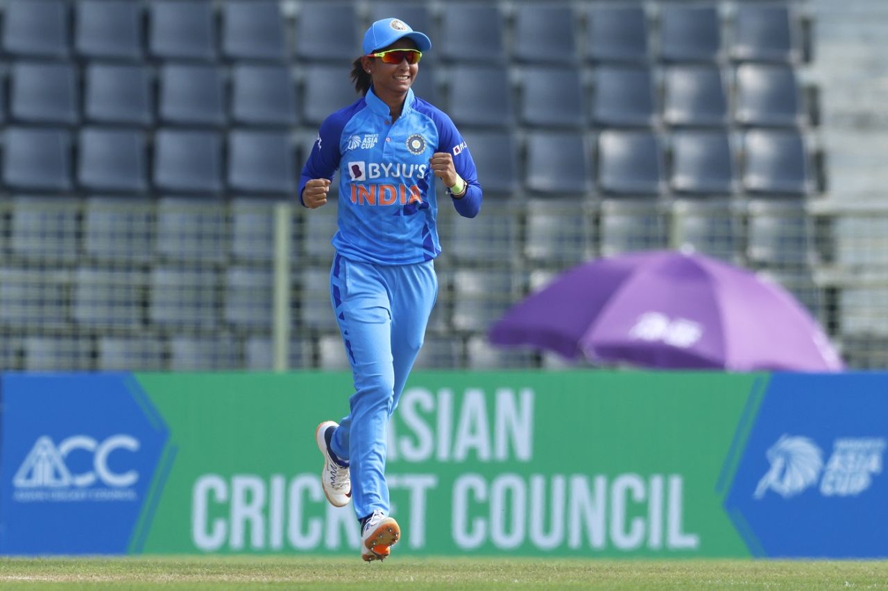 Harmanpreet Kaur jogs to her players in celebration, India vs Sri Lanka, Final, Women's T20 Asia Cup, Sylhet, October 15, 2022