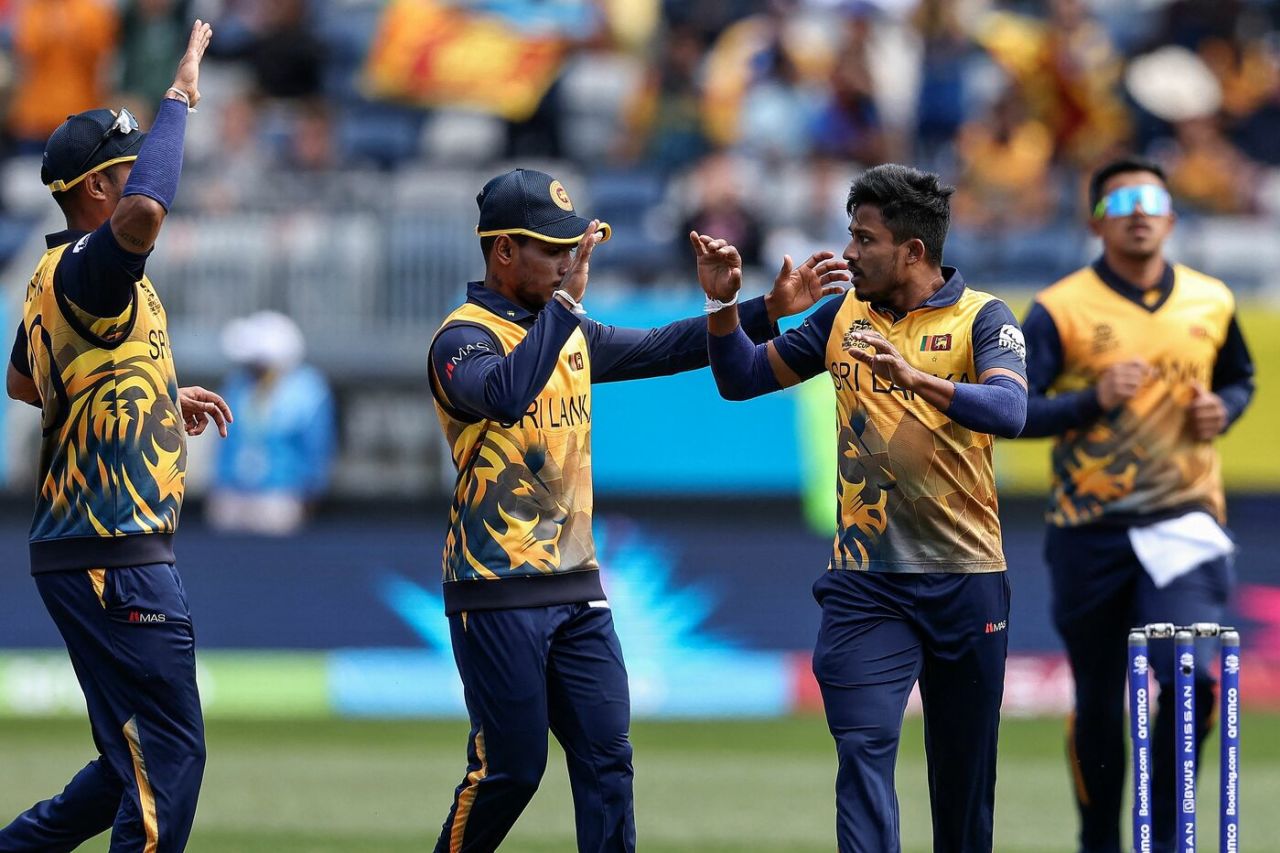 Kusal Mendis completed a stunning take to send back Jan Nicol Loftie-Eaton, Men's T20 World Cup 2022, 1st Round, Group A, Geelong, October 16, 2022
