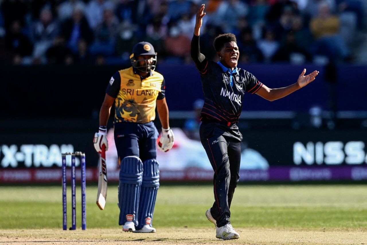 Ben Shikongo appeals for an lbw against Bhanuka Rajapaksa that would have given him his hat-trick, Men's T20 World Cup 2022, 1st Round, Group A, Geelong, October 16, 2022